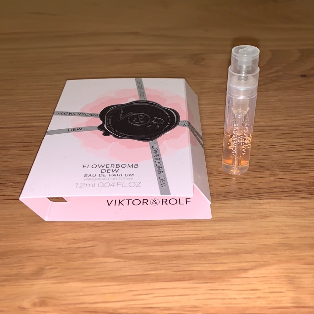 Viktor & Rolf flowerbomb dew sample